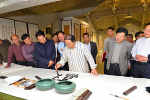 照片 10679_副本——蒯憲寫字_副本——網(wǎng)上使用.jpg